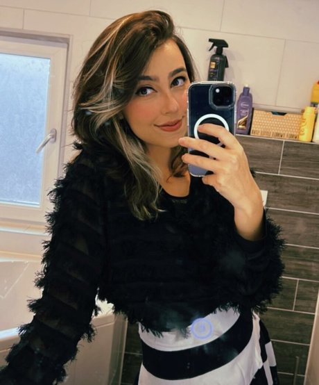 Sumy nudes actress image