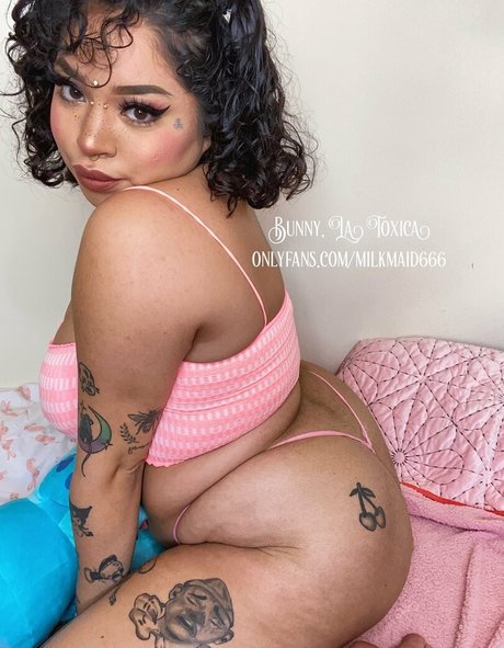 Milkmaid666 pornographic model gallery