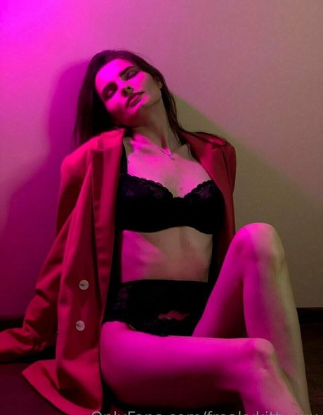 freakykittyxxx pretty star galleries