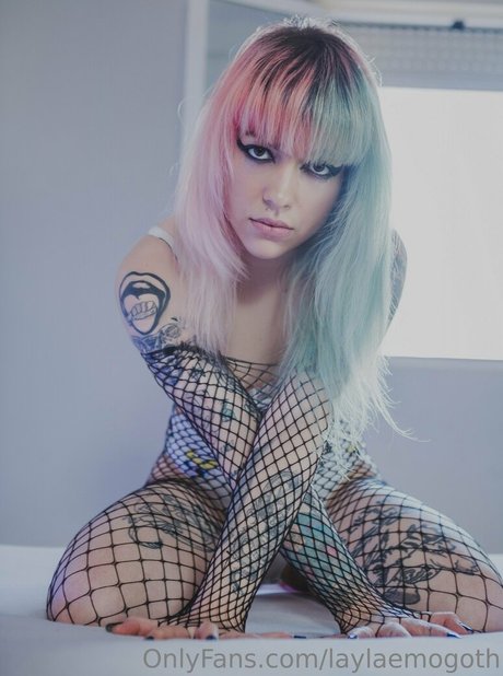 laylaemogoth model nudes pictures