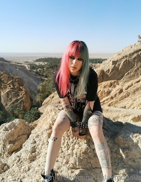 laylaemogoth xxx actress img