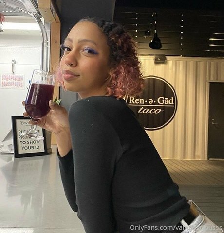 vampaliciousss star art photo