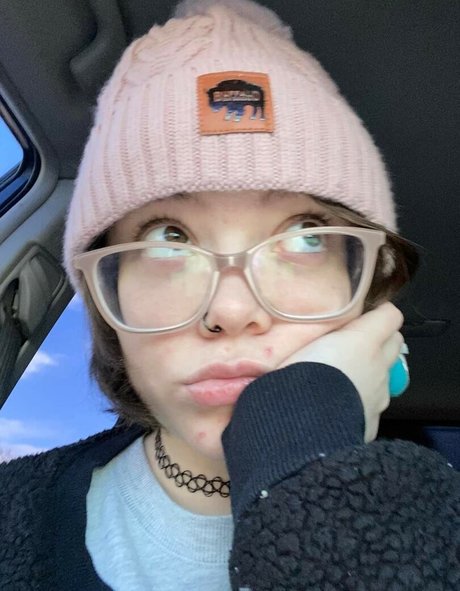 Lilac Lullaby erotic pornstar galleries