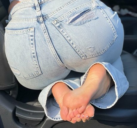 Nairasfeet actress image