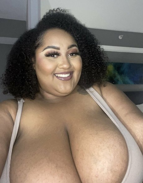 Anyai The Saiyan erotic star photo