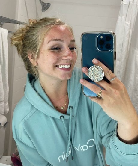 Hannah Alyssa Woods pornstar exclusive gallery