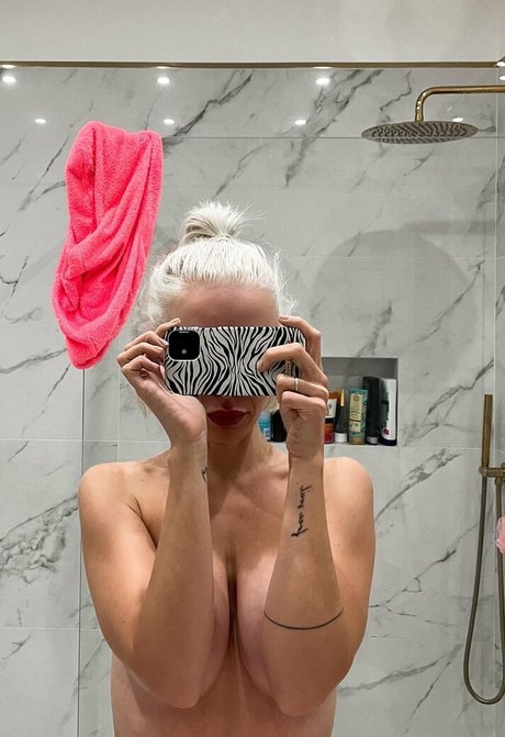 blonde lady beautiful star galleries