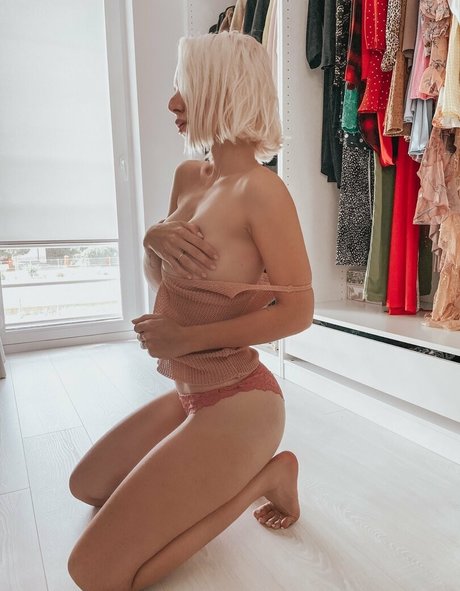 blonde lady model nice photo