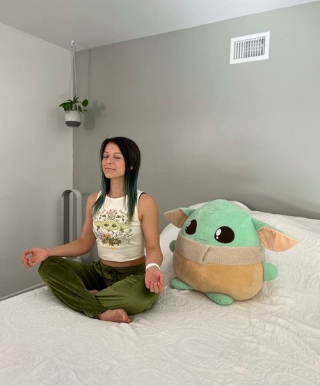 Kora Raw pornographic actress picture