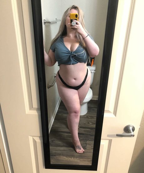 Bailey Bee top pornstar gallery