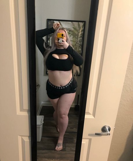 Bailey Bee pretty actress image