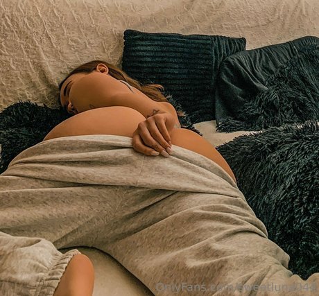 sweetluna044 nude star galleries