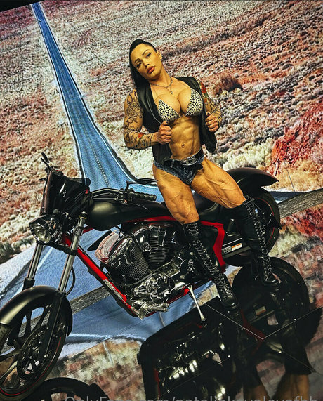 nataliakovalevafbb nude model pic