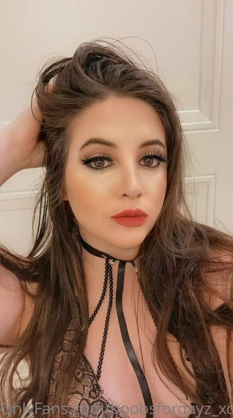 boobsfordayz xo2 model hot pics
