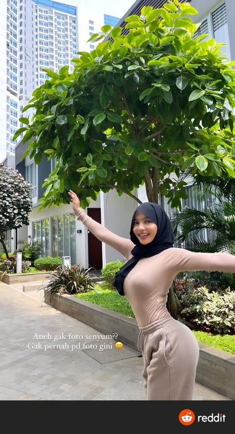 oklinfia pornstar nude photos