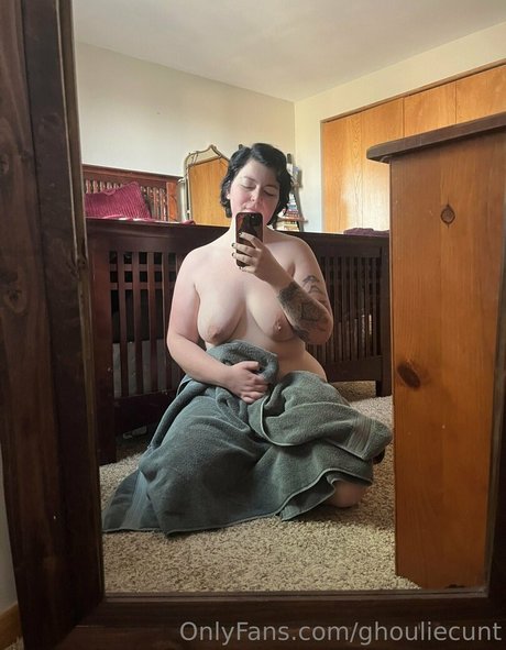 ghouliecunt model art gallery