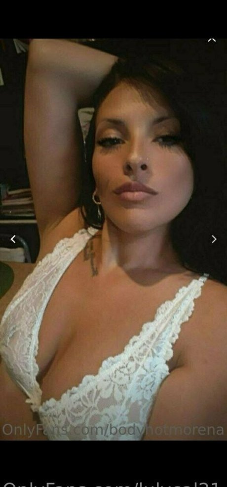 lulycal21 naked star photo