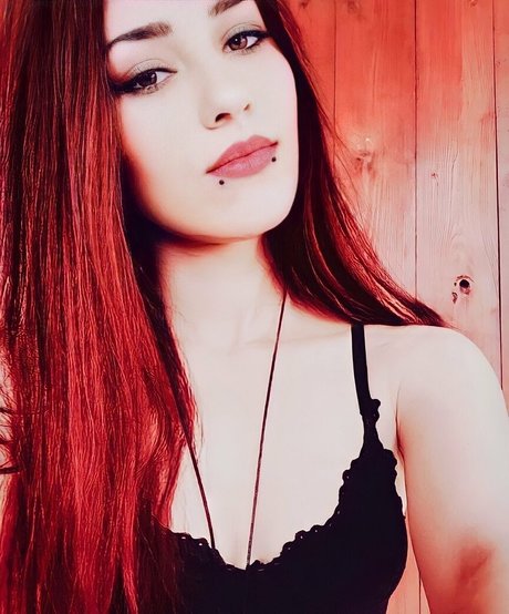 freyanillinht pornographic actress pictures