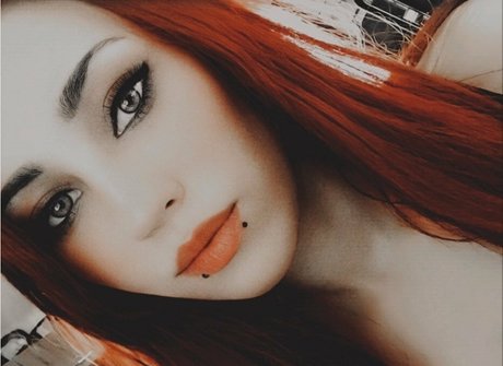 freyanillinht naked model images