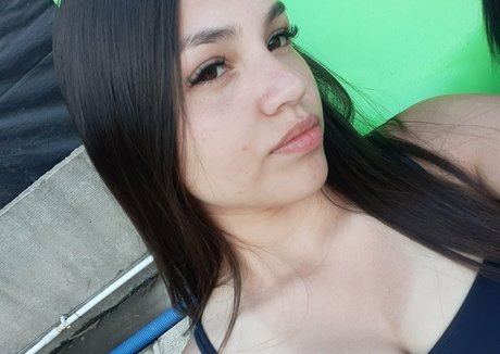 bunnyallesia pretty model pic