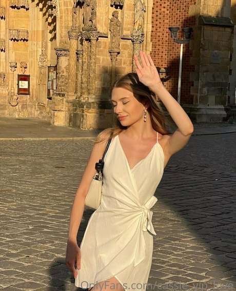 cassie vip love model nude img