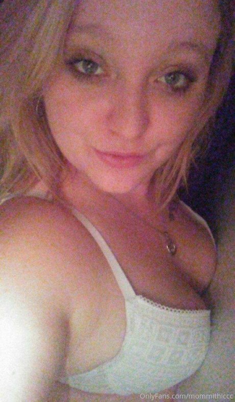 mommithiccc hd model photo