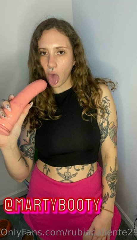 rubiacaliente29 star nude picture