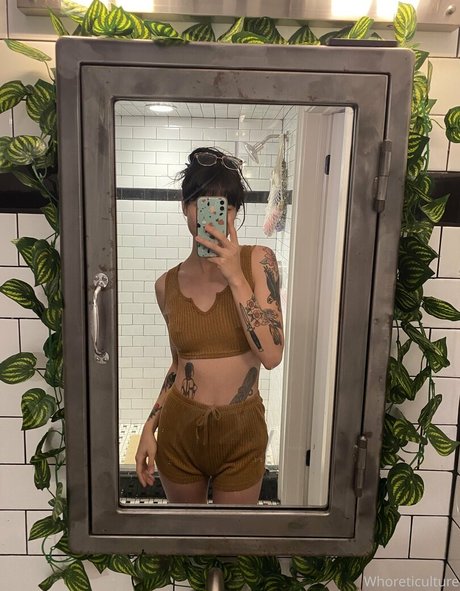 whoreticulture model pretty images