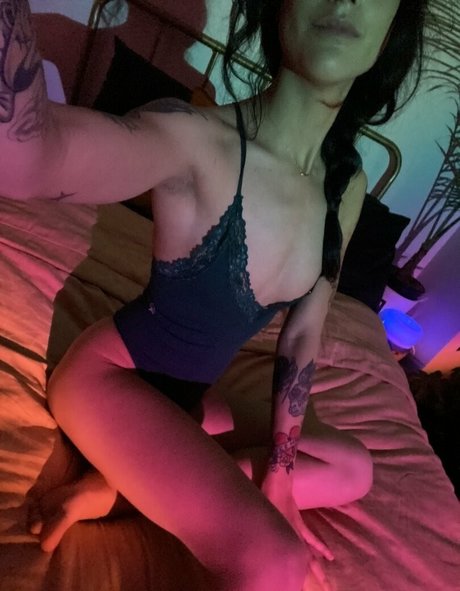 whoreticulture model free picture