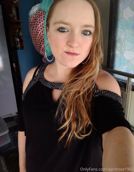 aprilrose1992 pornstar nude image