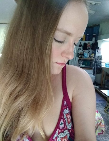 aprilrose1992 hot star pictures