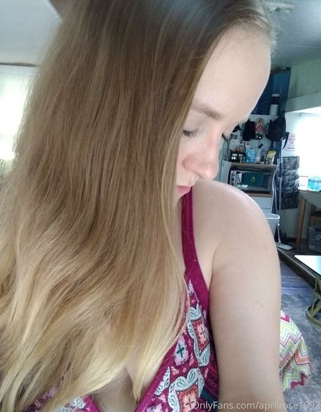 aprilrose1992 star adult pic
