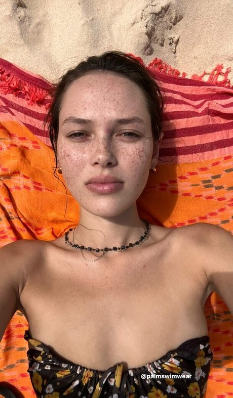 Naomi Stevens pretty actress img