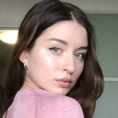 The MashaKata pretty star photo