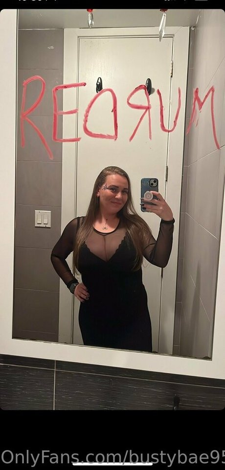 Bustybae95 model sexy pictures