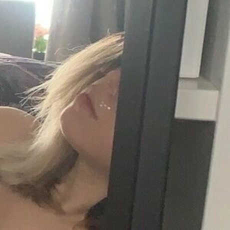 elliemary hd pornstar pictures