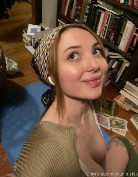 rosalindcorrupts model exclusive picture