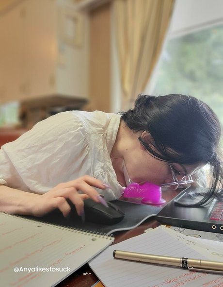 Anyalikestosuck pretty actress archive