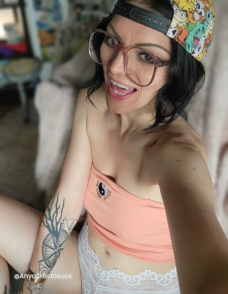 Anyalikestosuck hot star image