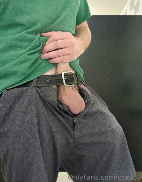 grav3y nude pornstar pics