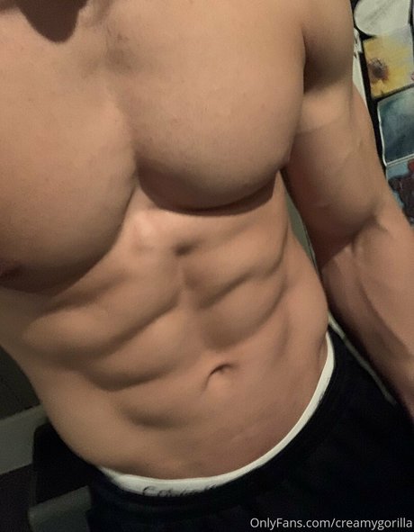 creamygorilla model sexy pics