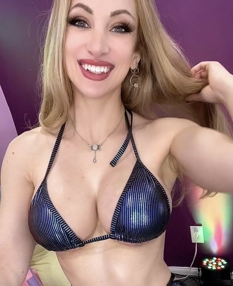 Azura Cosplay naked star photo