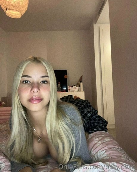 Paty Cake star erotic pictures