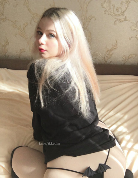 ikkedin naked model pic