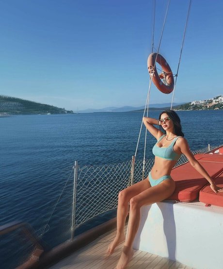 bernacalanthe erotic star pic