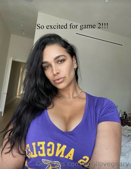 aprillovegeary hot actress photo