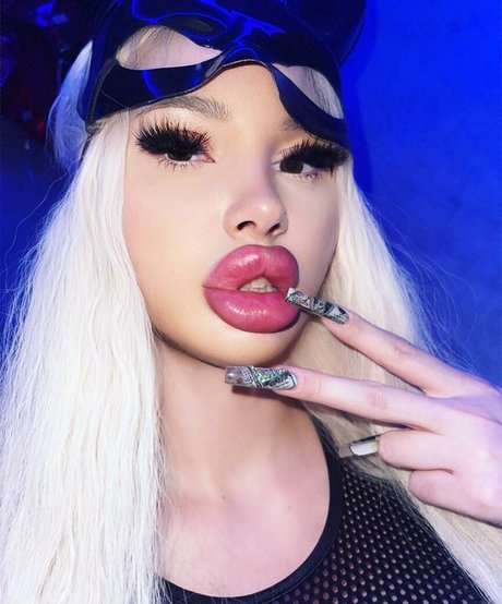 Russian Bomba Tut nudes star photos