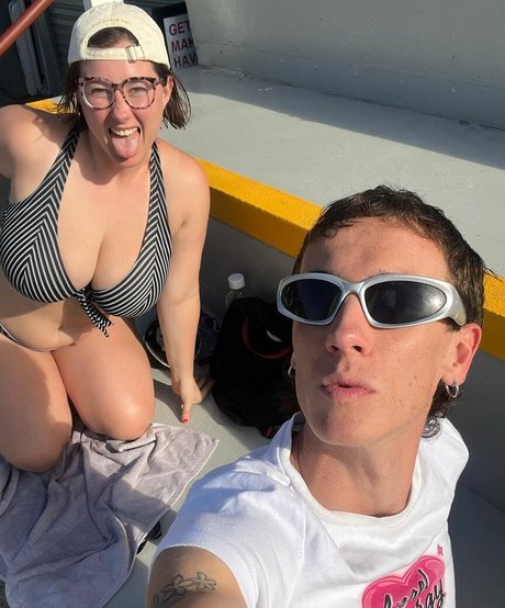 SliceOfSalami art actress photo