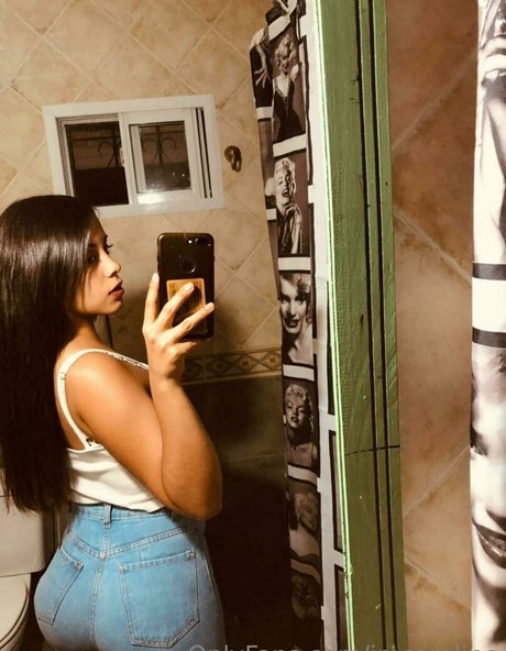 imcaroline exclusive model pic