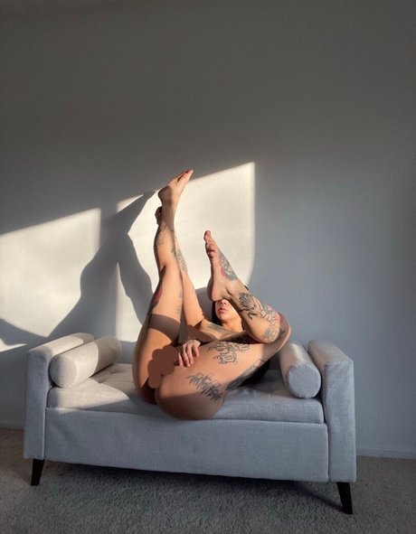 meganinked pretty model photo